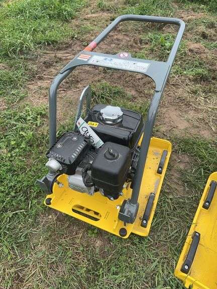 Wacker Neuson Plate Compactor, owner states unused, M, bldg:hog image