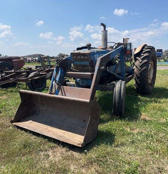 Ford 4000 with loader, K,row:3 image