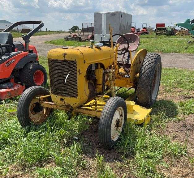 Allis Chalmers B Industrial with belly mower, row:1 image