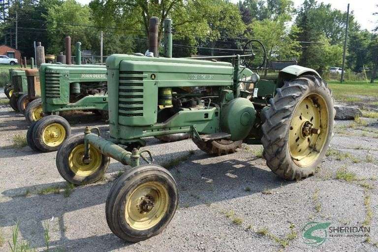 Wide Front John Deere A image