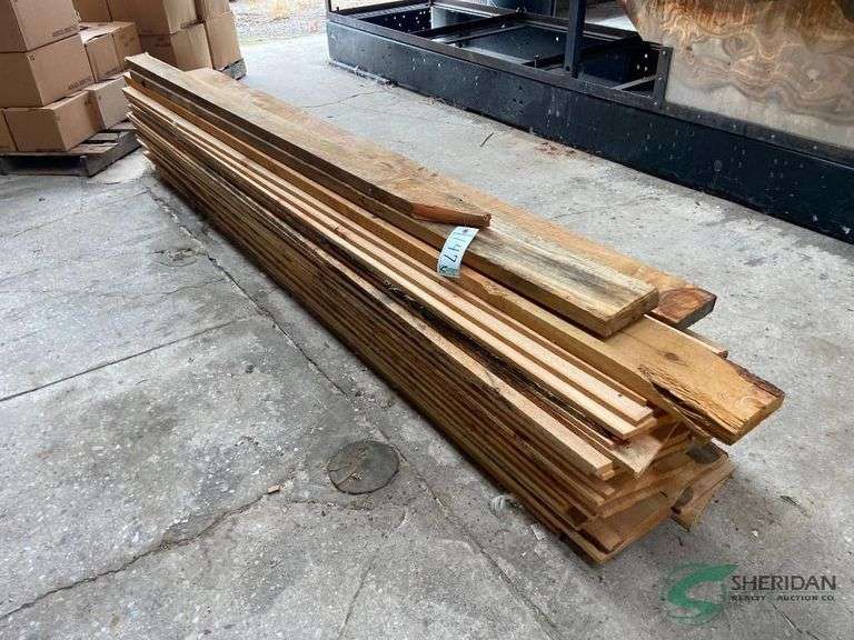 Rough sawn lumber image