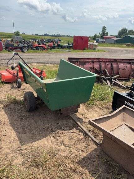 John Deere lawn cart, row:5 image