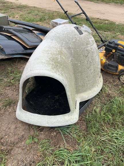Igloo Dog house, row:8 image
