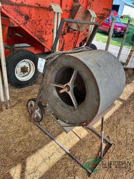 Blower fan on stand image