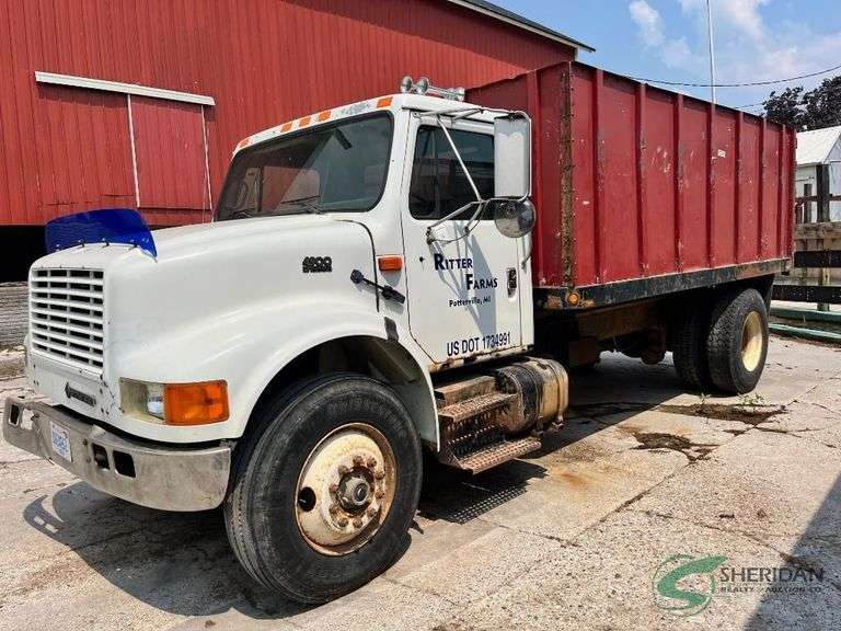 1994 International 4900 Truck, VIN # 1HTSDAAN0RH591378 image