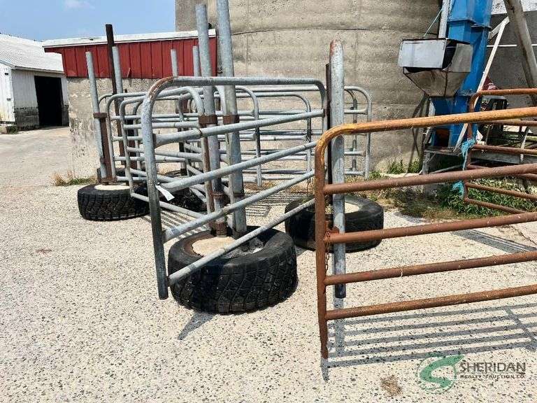 Movable weighted Gate Posts with Gates image