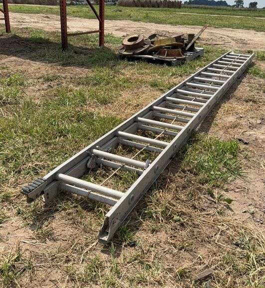 30' aluminum extension ladder, row:6 image