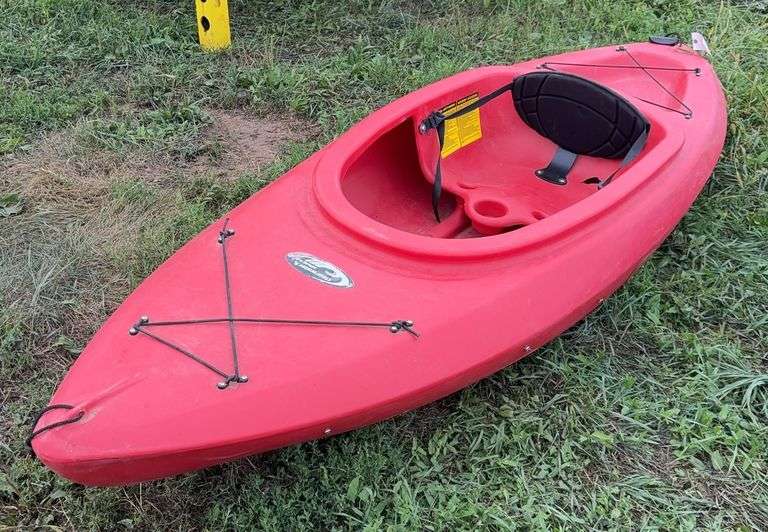 Clear water kayak (red), owner states light use, row:10 image