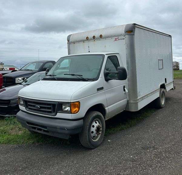Ford E-450, K, row:2 image