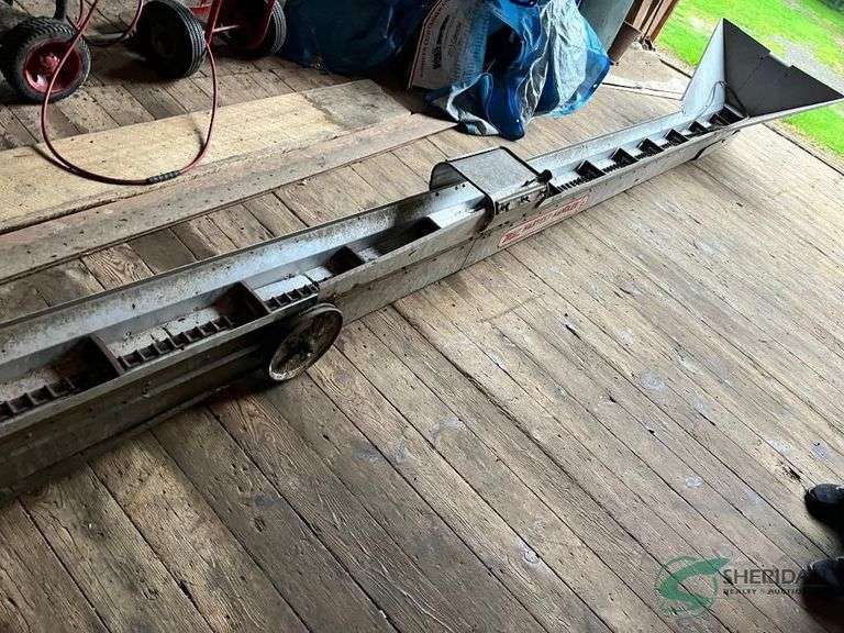 Harvest Handle Model B aluminum levator, has electric motor, 15 ft long image