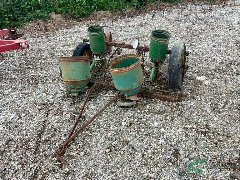 John Deere corn planter parts image