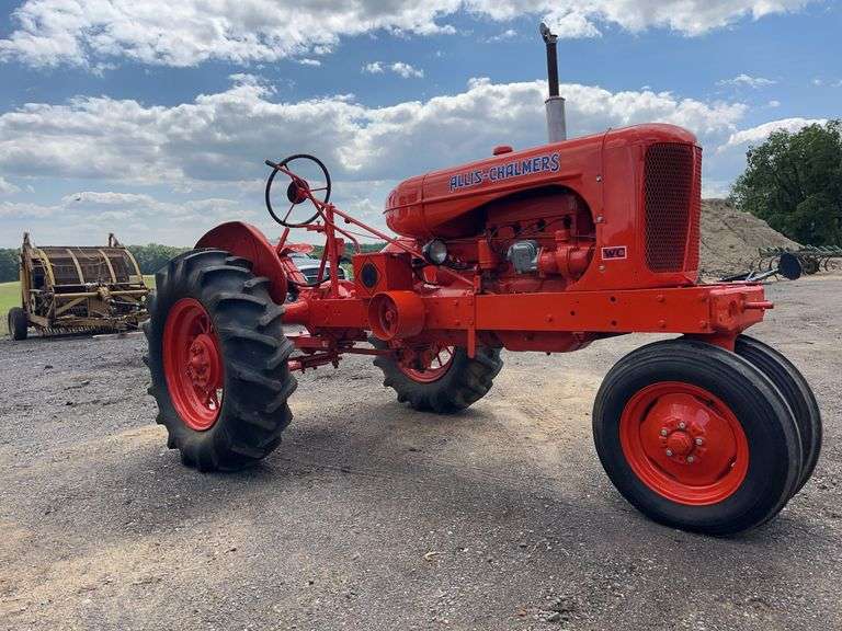 Alli’s-Chalmers WC tractor, runs and moves, clean tractor, s/n - WC79251 image