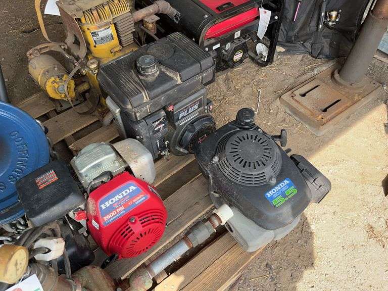 (2) Honda & (1) Briggs & Stratton 5 1/2 horse power, bldg:Green image
