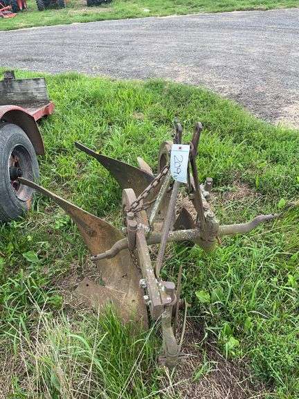 3 pt. 2 bottom plow, row:2 image