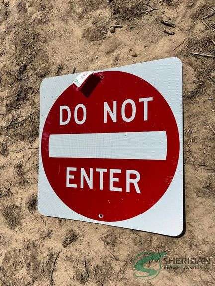 Metal "Do Not Enter" sign image