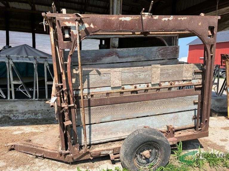 Portable Cattle Chute image