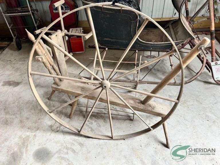Vintage wooden Spinning Wheel, needs some repairs image