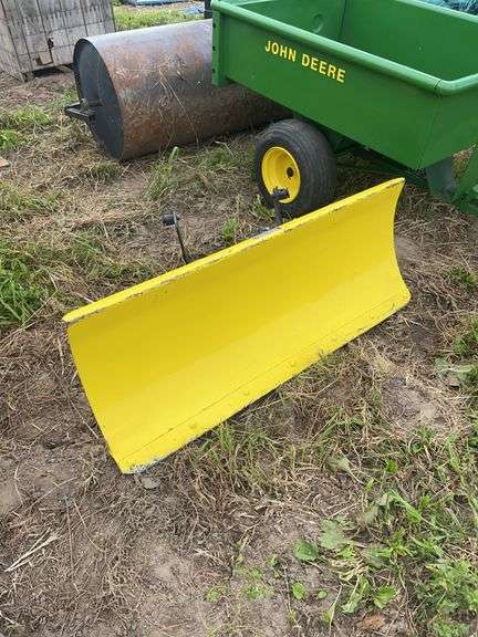 John Deere Model #43 snow plow, M, row:4 image