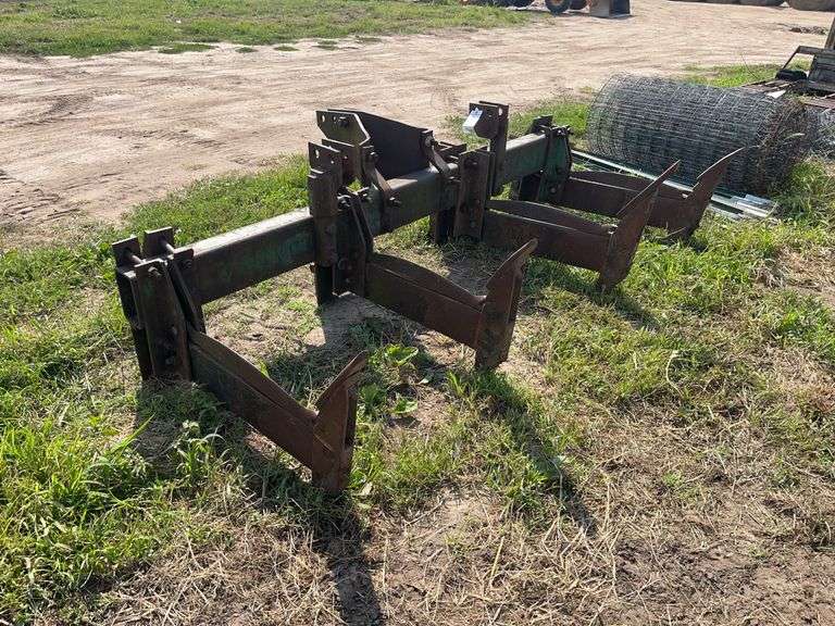 John Deere 4 shank sub soiler, row:6 image