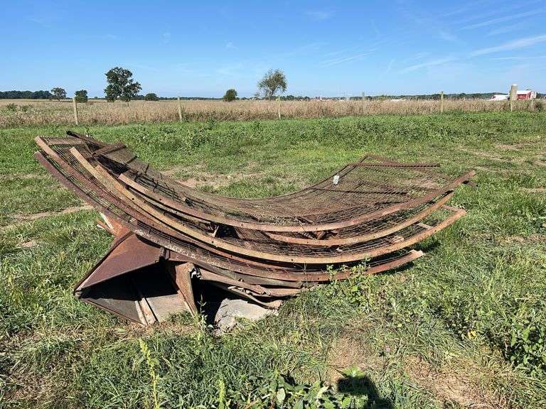Corn crib with roof, row:10 image