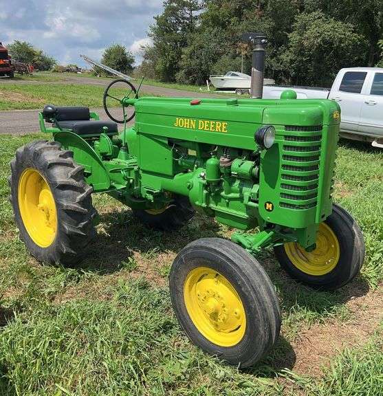 John Deere 40, row:1 image