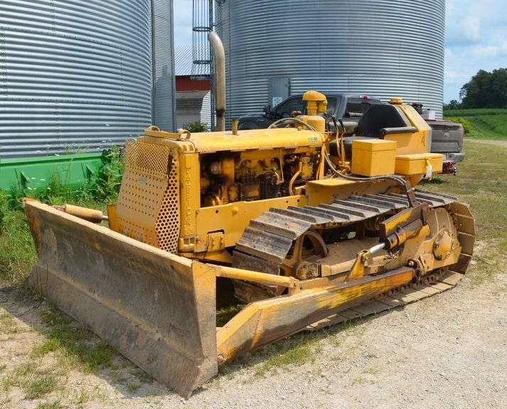 CAT D4 Dozer image