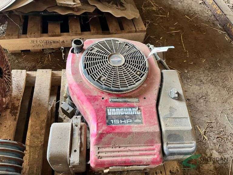 Briggs &amp; Startton 15hp engine image