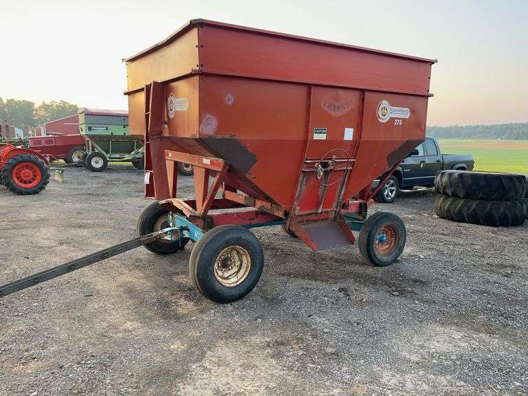 Unverferth 275 Gravity Wagon on Killbros 1075 running gear image