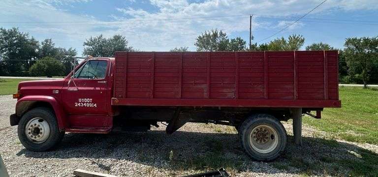 1986 GMC 7000 Grain Truck image