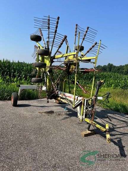 Claas Liner 780 Tedder image