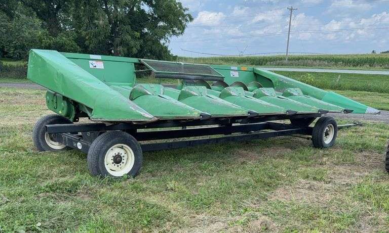 643 corn head low tin 6 row, row:2 CART DOES NOT SELL image