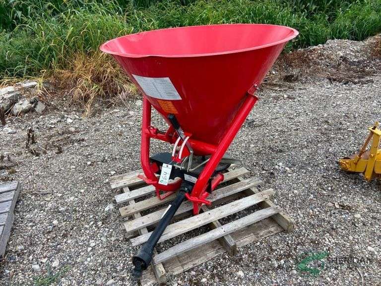 Broadcast spreader image