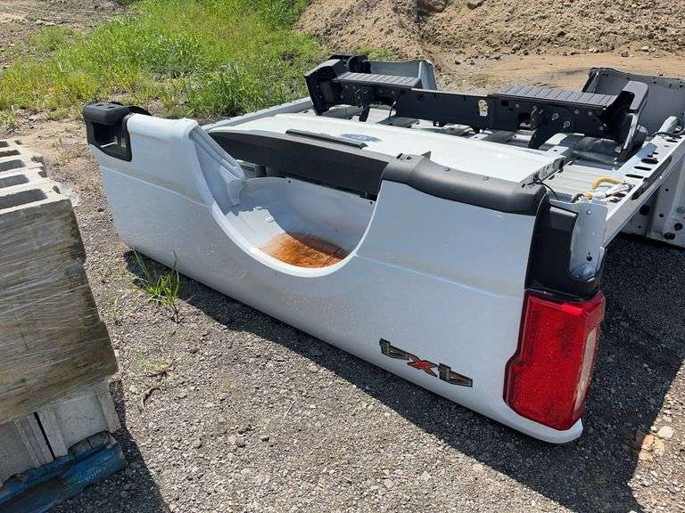 New 2024 Ford truck box, has tailgate and bumper- was removed to install service bed image