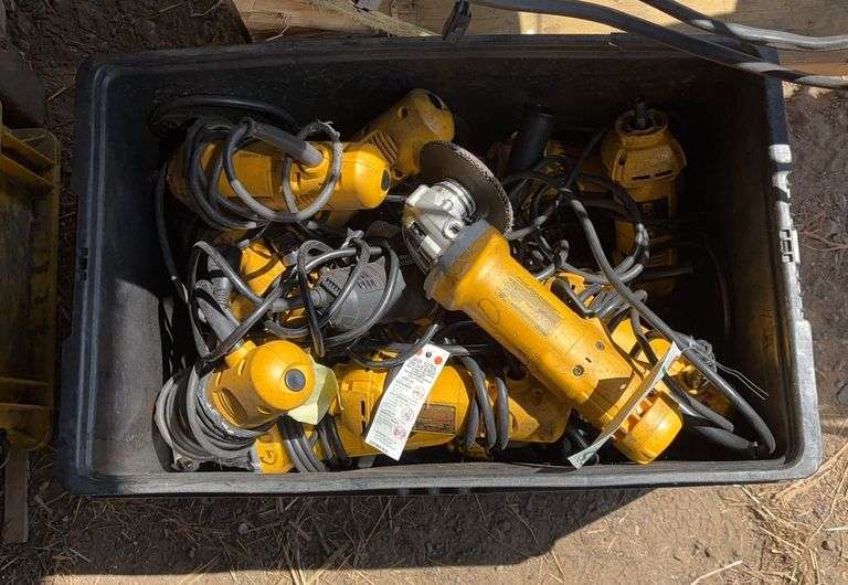 Out Out tool/ angle grinder, bldg:green image