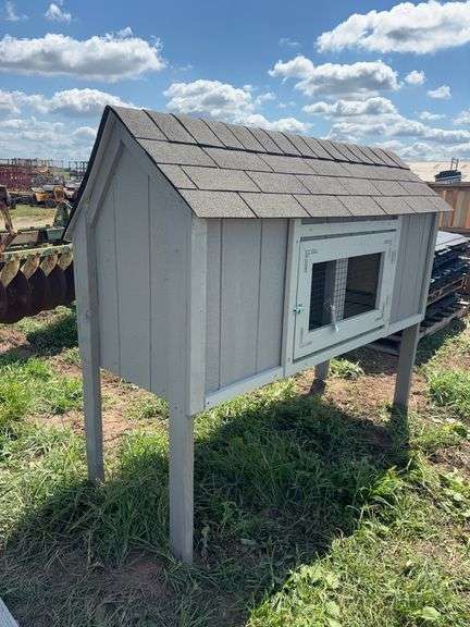 High quality customer crafted rabbit hutch, row:9 image