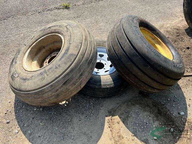 Rims and Tires image