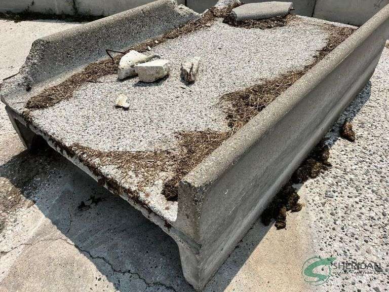 (4) Concrete H Bunks image