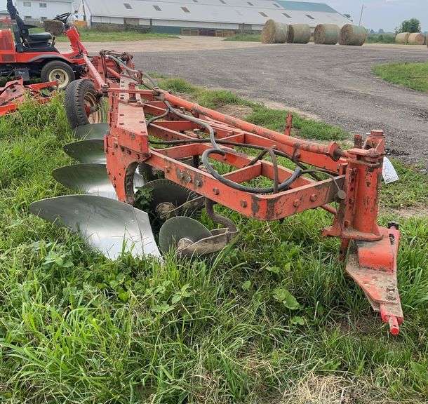 Case 4 bottom plow, row:3 image