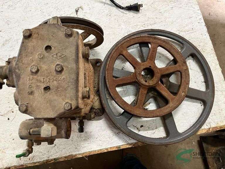 Compressor pump and flywheels image
