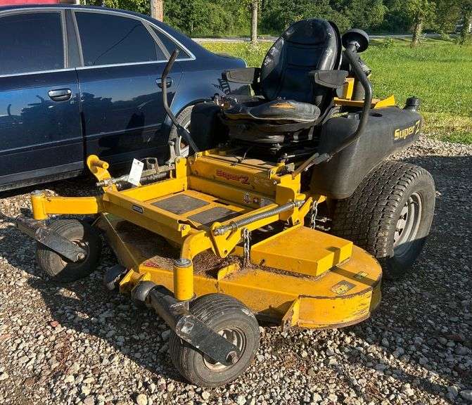Hustler Super Z Zero Turn Mower 60" Cut