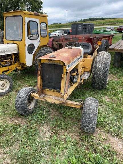 International 154 tractor without cab, row:3 image