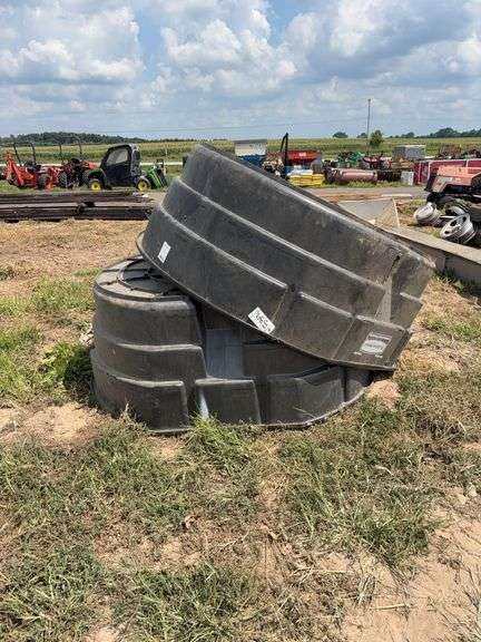 (2) 300 Gallon Water Tanks, row:5 image