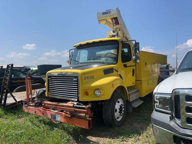2010 Freightliner M2 Bucket Truck, K & M, row:1 image