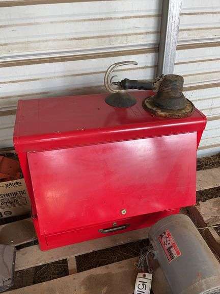 Tool box with misc. tools, bldg:green image