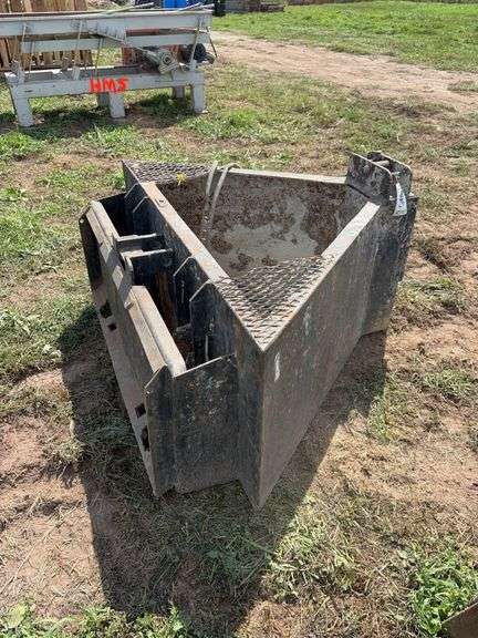 Concrete box for skid steer- hydraulic, row:10 image