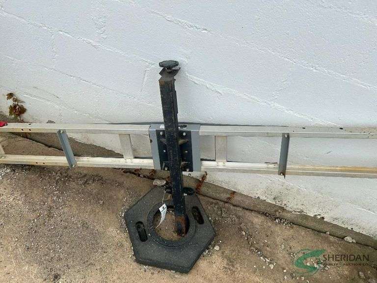 Hitch rack for bike image