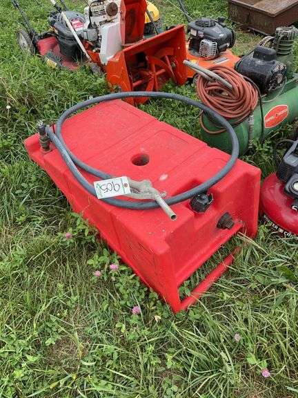 39 gallon gas caddy with hose, row:9 image