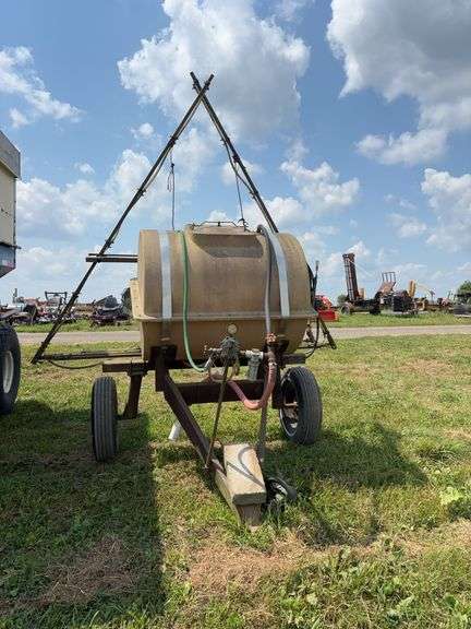 200 Gallon Hansen Sprayer with Ace Pump, row:2 image