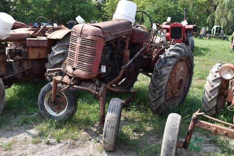 Hi-Crop Tractor image