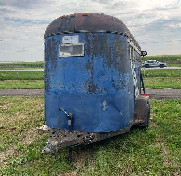 2 horse Livestock trailer, under 2500#, row:2 image